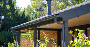 De voordelen van een extra hemelwaterafvoer bij je overkapping