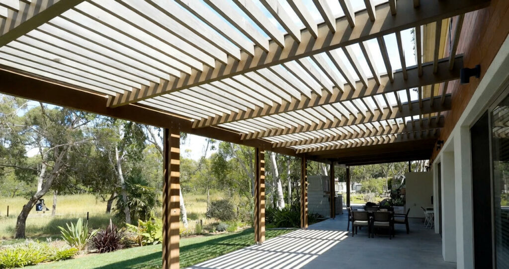 Terrasoverkapping met lamellendak