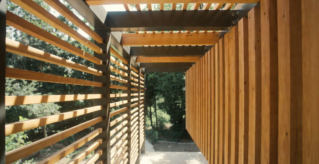 Verschil tussen horizontale houten lamellen en verticale houten lamellen